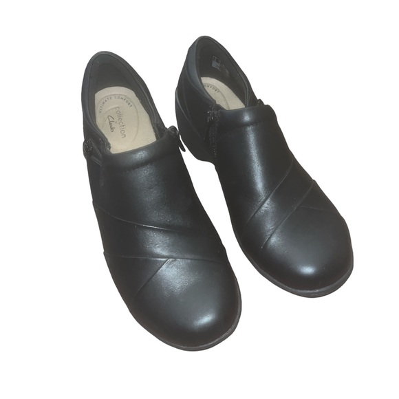 Clarks Collection slip on shoes side zip 2” block heel - Picture 3 of 9